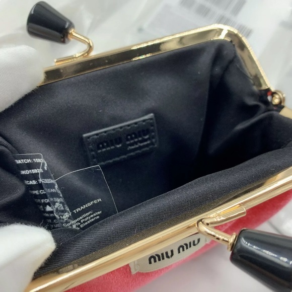 🆕🔥👛🔥Miu Miu Red Velvet Coin Mini Pouch - Picture 3 of 4